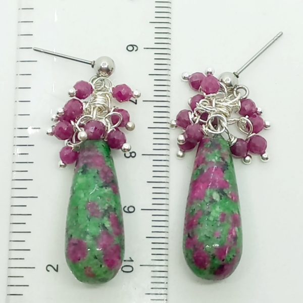 Rubyzoisit Yakut çelik aparatlı el yapımı küpe Rubyzoisit Yakut çelik aparatlı el yapımı küpe