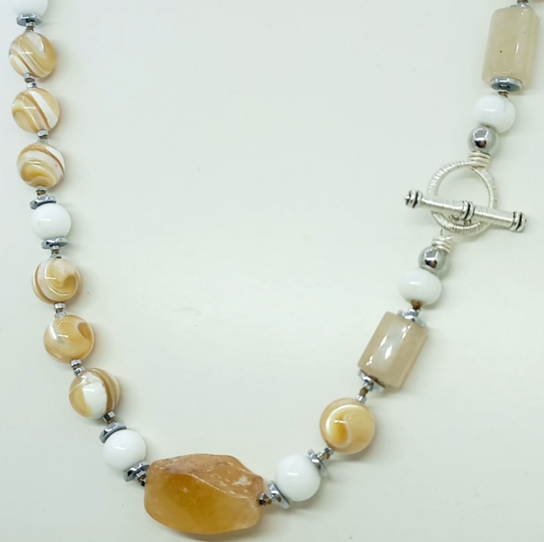 2473 Sedef Mercan Akik düğümlü el yapımı kolye