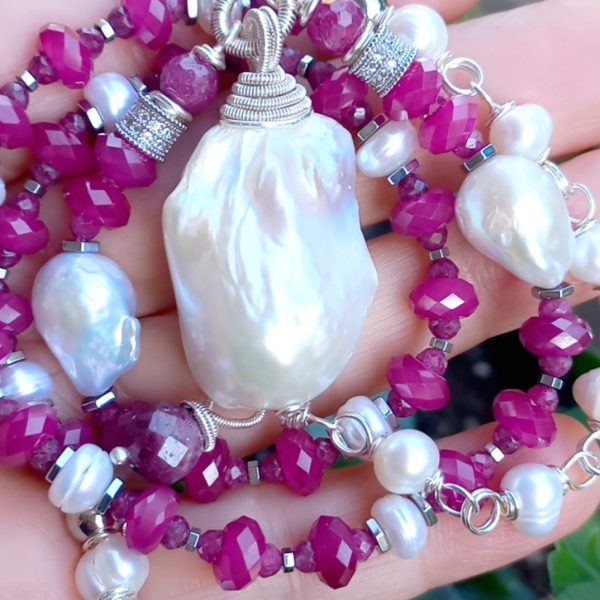 Yakut doğal İnci el yapımı kolye Yakut doğal İnci el yapımı kolye