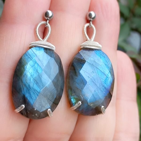 Labradorit çelik aparatlı el yapımı küpe aa