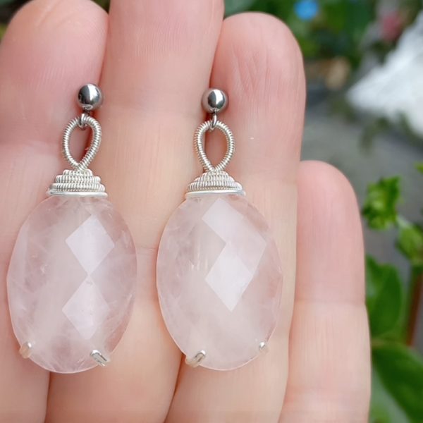 Kuvars çelik aparatlı el yapımı küpe