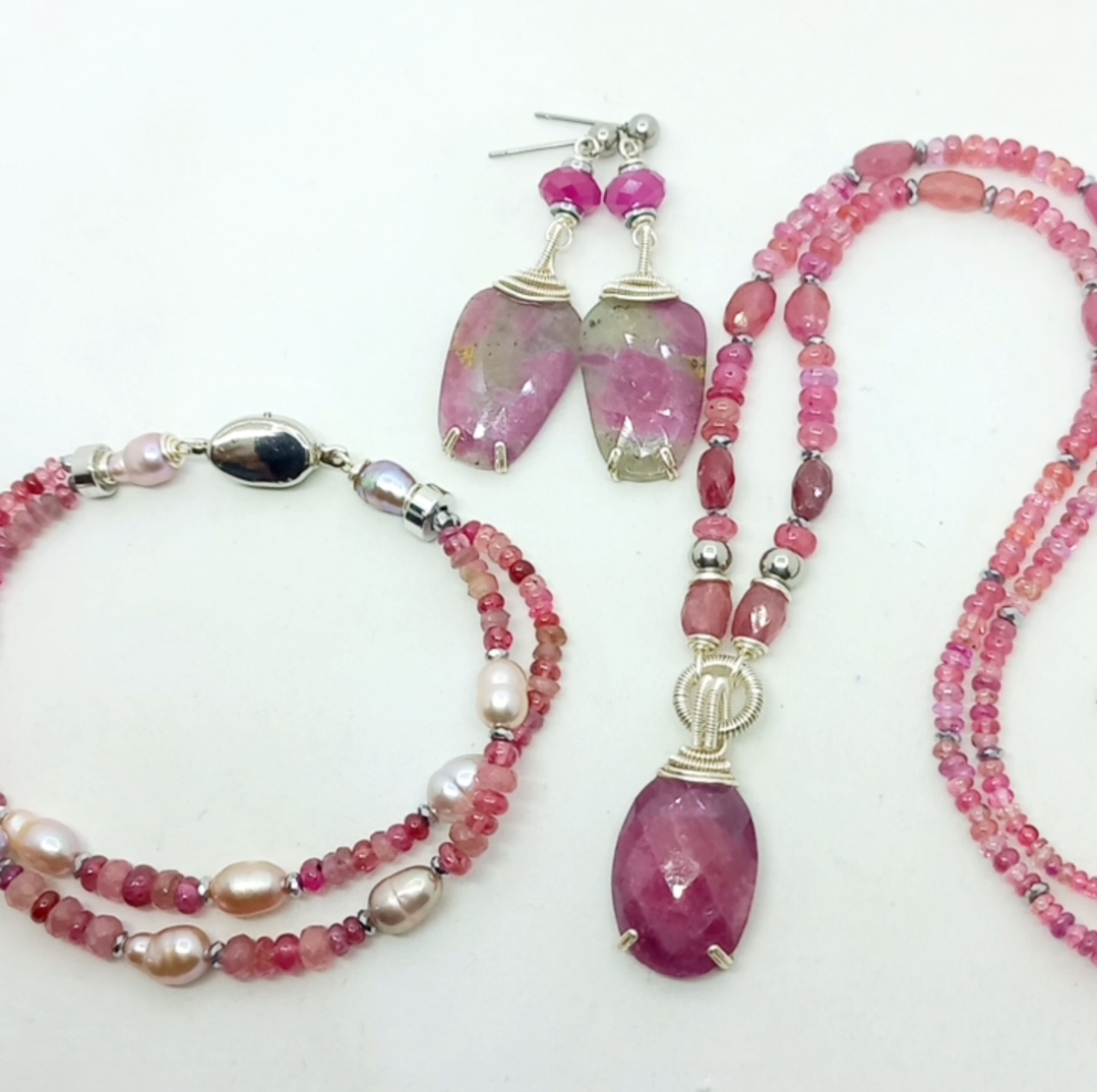 Yakut Spinel Hematit el yapımı çelik aparatlı kolye